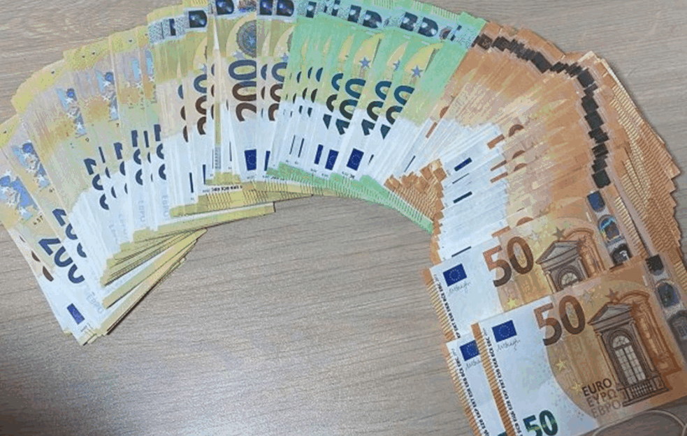 Carinici zaplenili više od 150.000 neprijavljenih evra